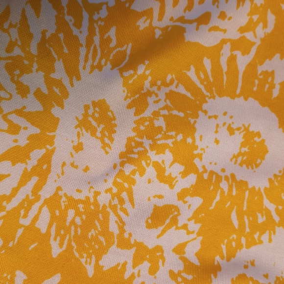 Diane Von Furstenberg Silk Vintage  Floral Deep V Neck Iconic 90s Retro Wrap Top - Picture 8 of 8